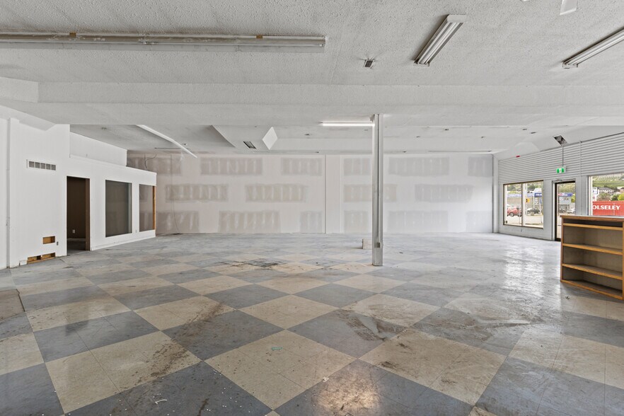 More Photos Of 4216 25 Av, Vernon Industrial For Lease