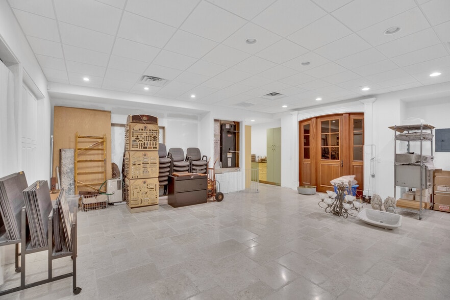 More Photos Of 2216 US 1, Vero Beach General Retail For Sale