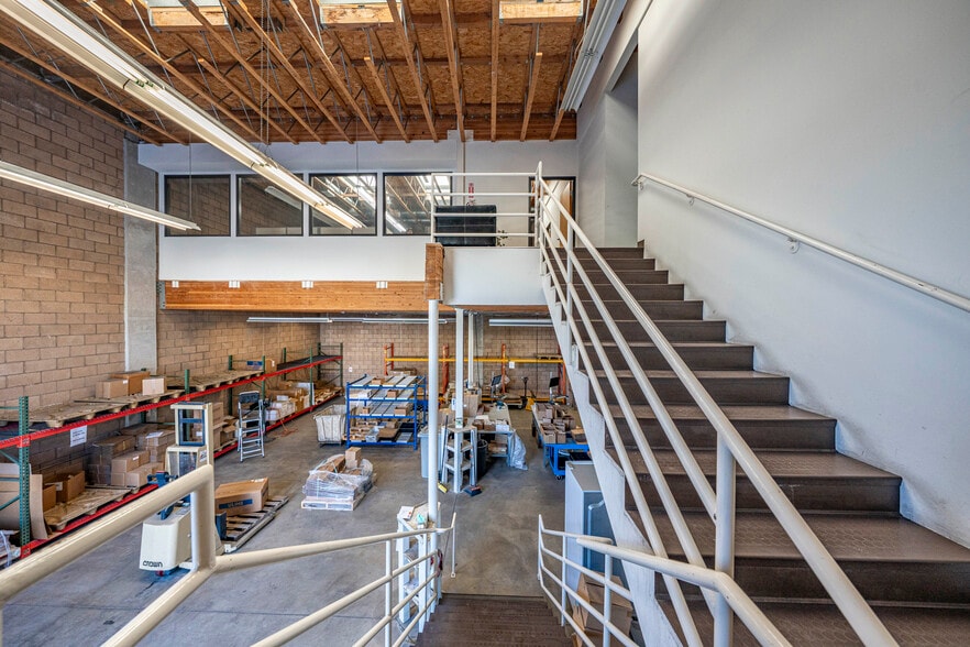 More Photos Of 2646 St Louis Ave, Signal Hill Warehouse For Sale