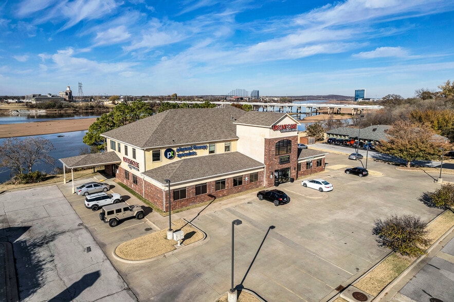 Primary Photo Of 9716 Riverside Pky, Tulsa Medical For Lease