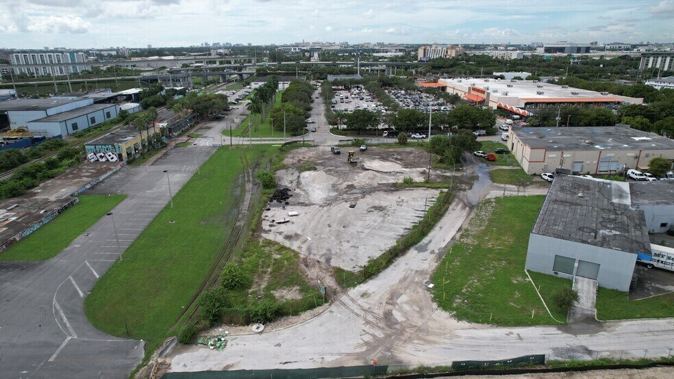 More Photos Of 1171 SE 10th Ave, Hialeah Land For Lease