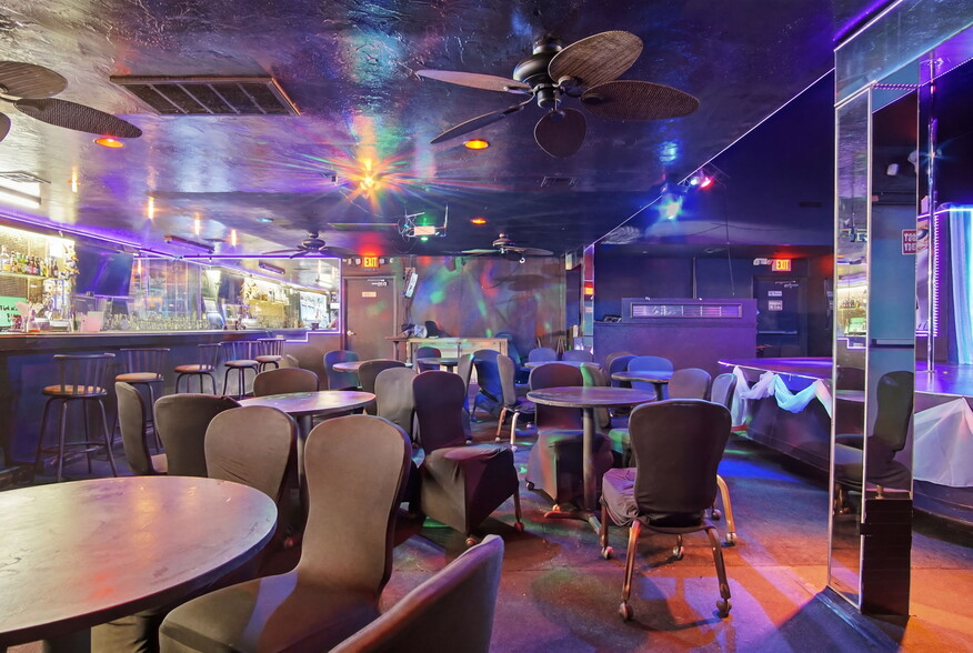 More Photos Of 1900 SE 59th Dr, Oklahoma City Bar For Sale