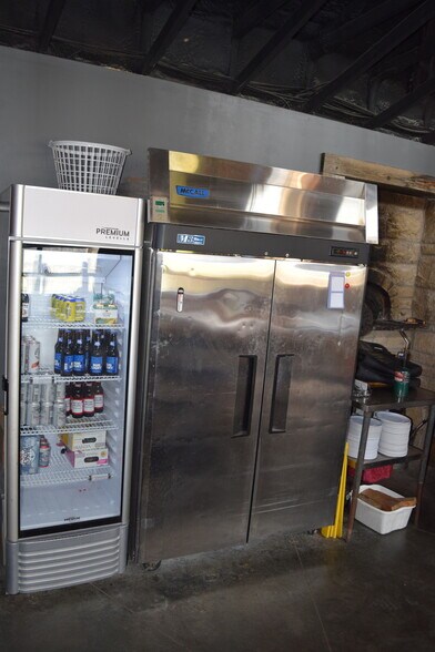 More Photos Of 26192 NE Neosho Rd, Garnett Restaurant For Lease