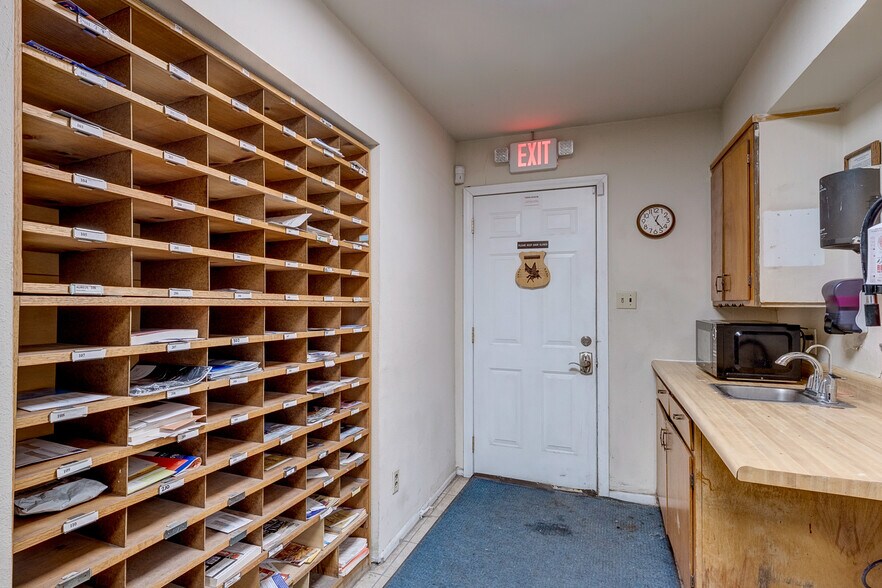 More Photos Of 3838-3856 Raymert Dr, Las Vegas Loft Creative Space For Sale