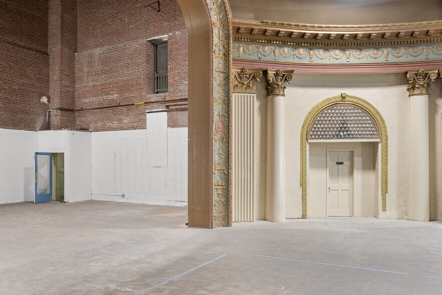 More Photos Of 323 Wall St, Kingston Theater Concert Hall For Lease