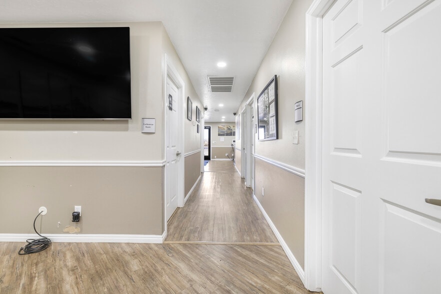 More Photos Of 1190 Lincoln Rd, Idaho Falls Office For Sale