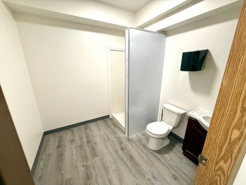 More Photos Of 8 Van Der Horn Way, Red Deer County Truck Terminal For Sale