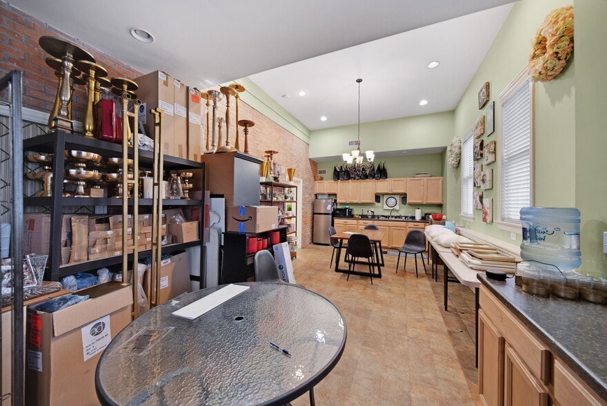 More Photos Of 4120 Main St, Hilliard Freestanding For Sale