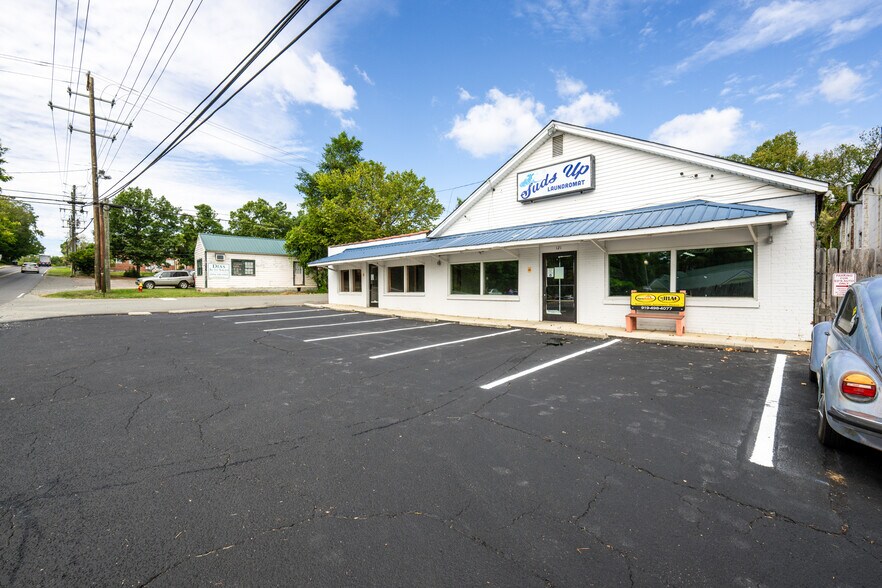 More Photos Of 121 Thompson St, Pittsboro Freestanding For Lease