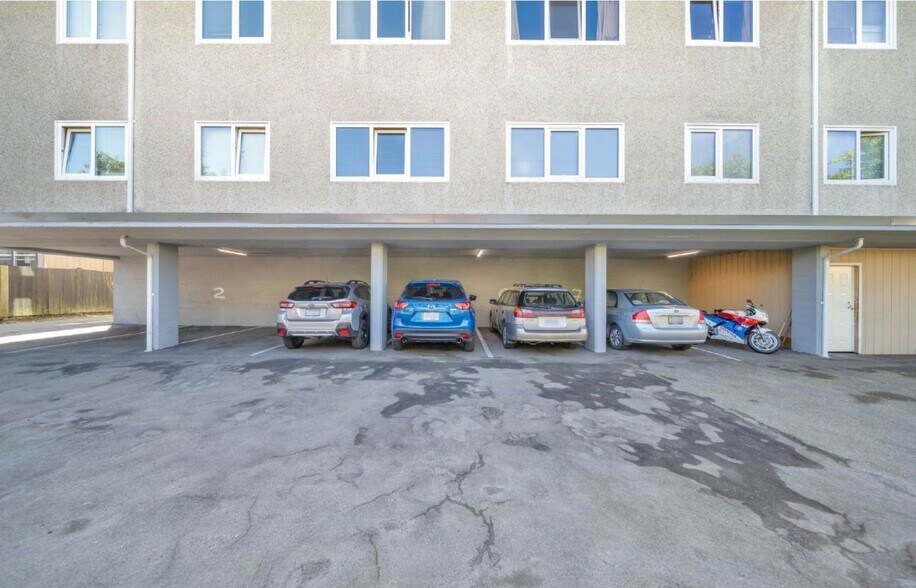 More Photos Of 3719 W 8th Av, Vancouver Apartments For Sale