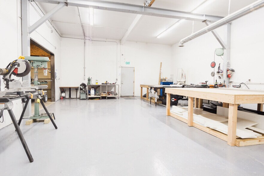 More Photos Of 2002 Fruitvale Blvd, Yakima Warehouse For Sale