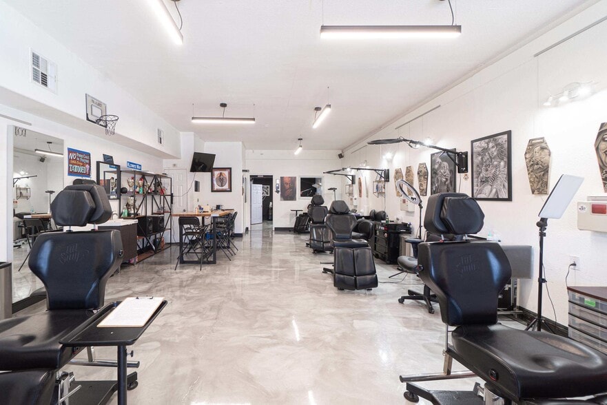 More Photos Of 1090 Redondo Ave, Long Beach Storefront Retail Residential For Sale