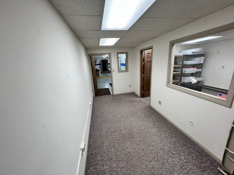 More Photos Of 1244 River View Dr, Cody Office For Lease