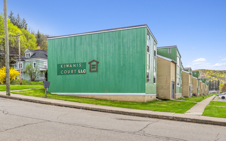 Primary Photo Of 1 Kiwanis Ct, Bradford Apartments For Sale