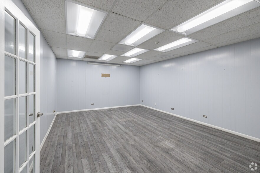 More Photos Of 1657 N Kostner Ave, Chicago Warehouse For Lease