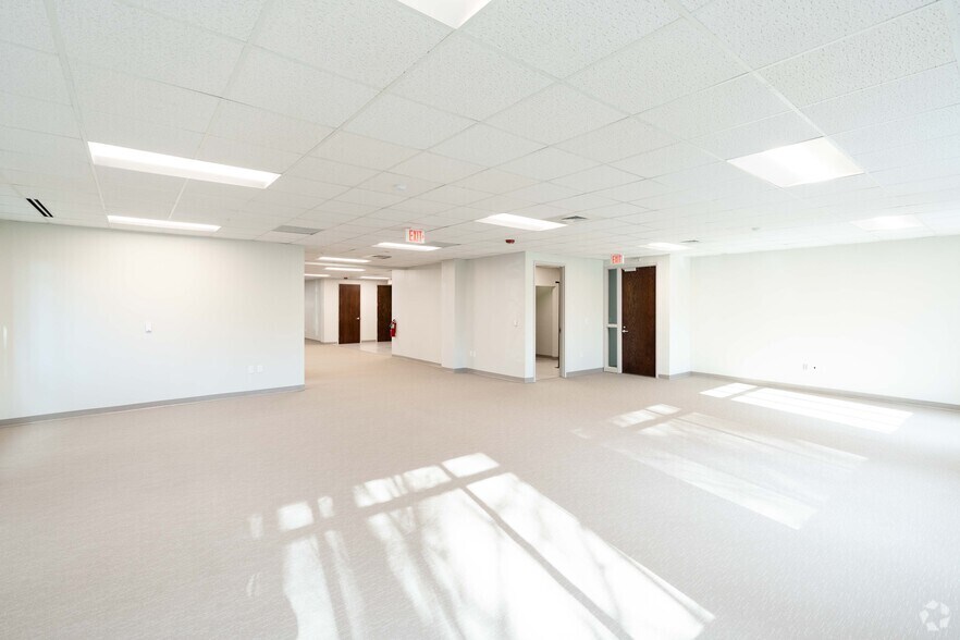 More Photos Of 1516 E Franklin St, Chapel Hill Office For Lease