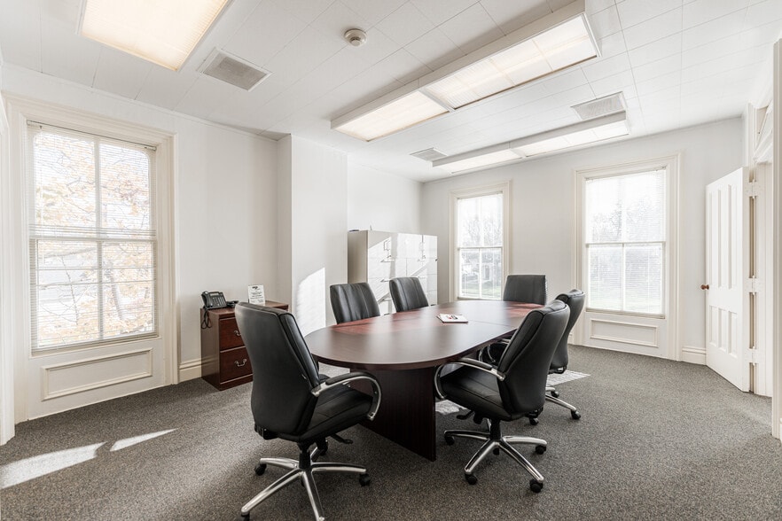 More Photos Of 223 E State St, Geneva Office For Sale