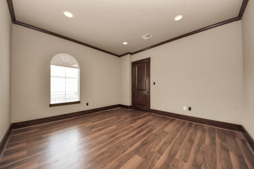 More Photos Of 12516 Cutten Rd, Houston Medical For Lease