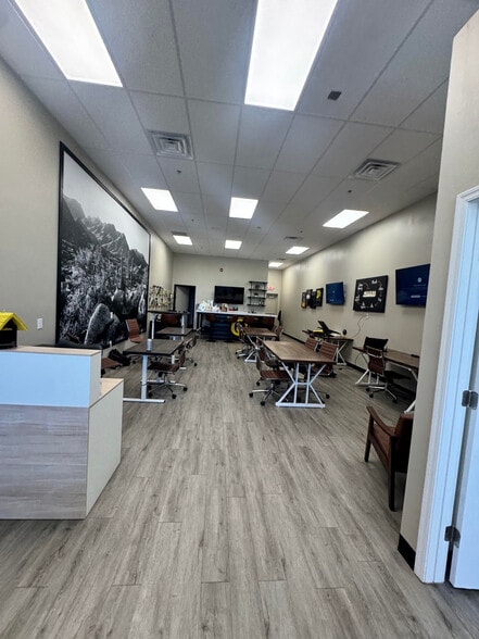 More Photos Of 11340 W Bell Rd, Surprise General Retail For Lease
