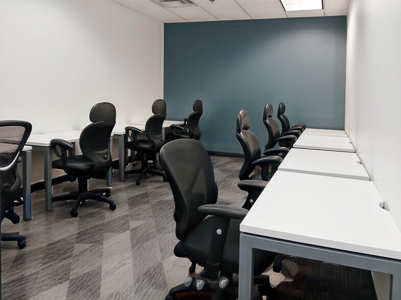 More Photos Of 16930 E Palisades Blvd, Fountain Hills Coworking Space