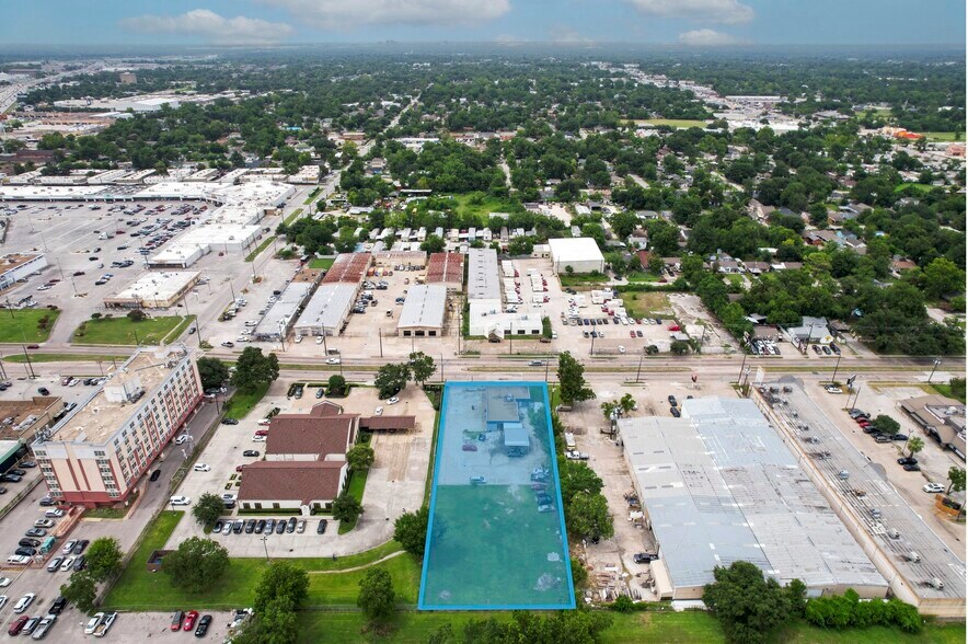 More Photos Of 614 E Tidwell Rd, Houston Auto Repair For Lease