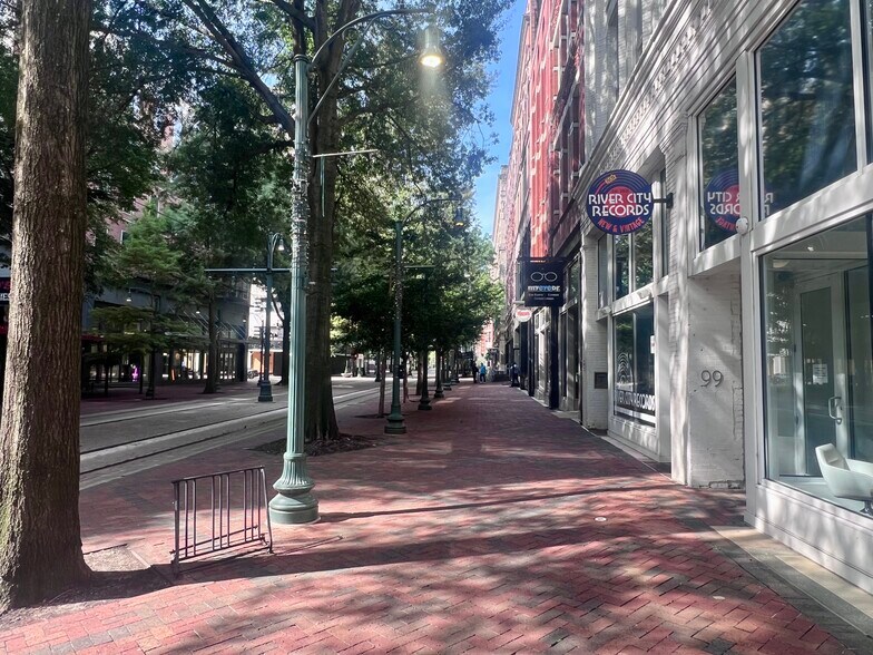 More Photos Of 95 S Main St, Memphis Storefront Retail Office For Lease