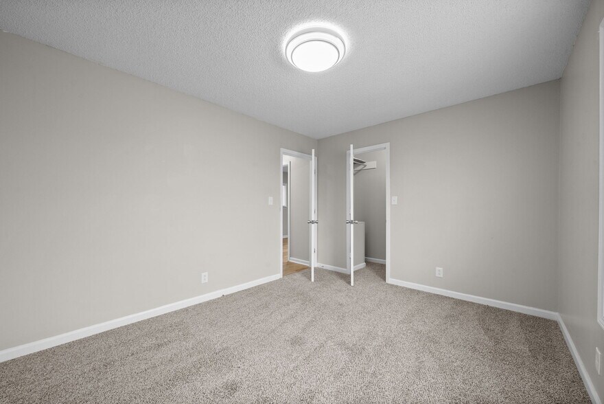 More Photos Of 107 Waterford Dr, Oak Grove Office Residential For Sale
