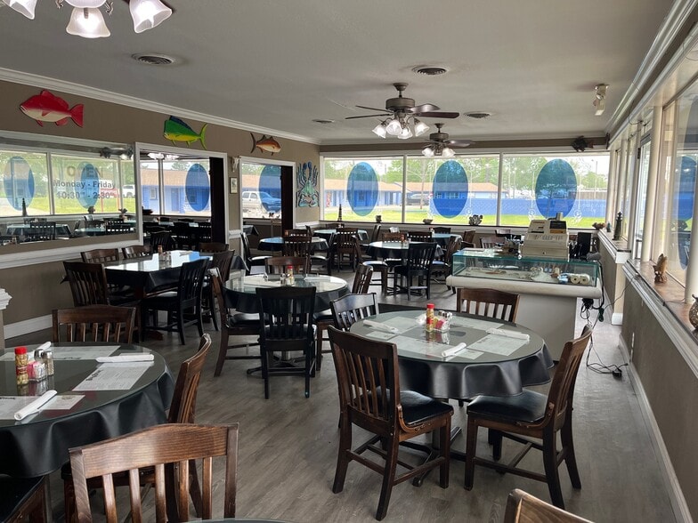 More Photos Of 4600 S Hickory St, Loxley Restaurant For Sale