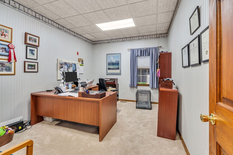 More Photos Of 800 The Plaza, Sea Girt Office For Sale