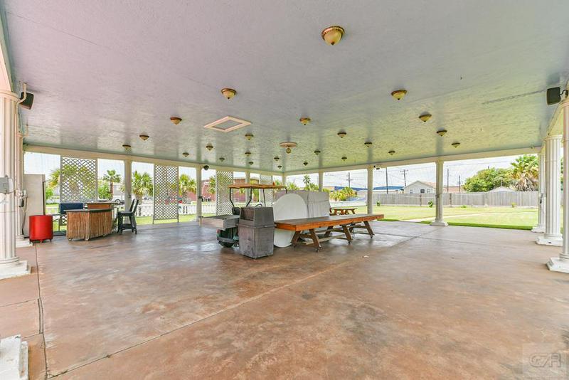 More Photos Of 5717 Stewart Rd, Galveston Restaurant For Sale