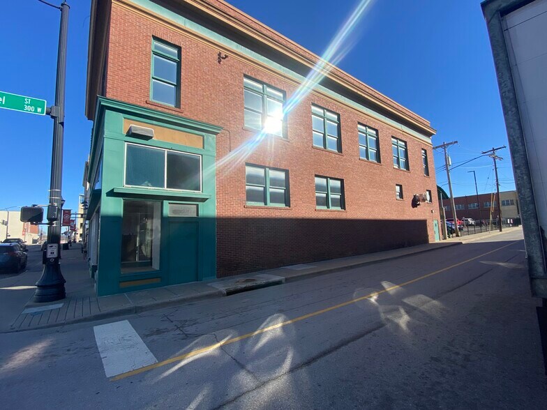 More Photos Of 220 S Campbell Ave, Springfield Storefront Retail Office For Sale