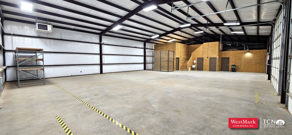 More Photos Of 9402 FM 1585, Wolfforth Warehouse For Lease