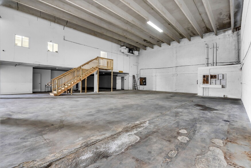 More Photos Of 7460-7580 NW 82nd St, Medley Warehouse For Lease