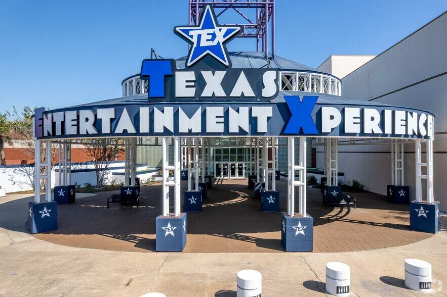 More Photos Of 10000 Emmett F Lowry Expy, Texas City Unknown For Lease