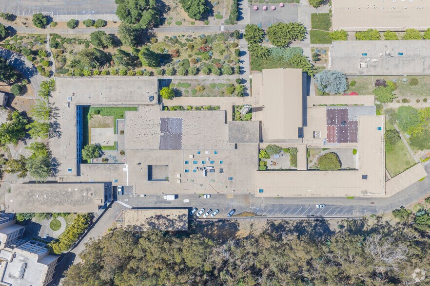 More Photos Of 3500 Mountain Blvd, Oakland Schools For Lease