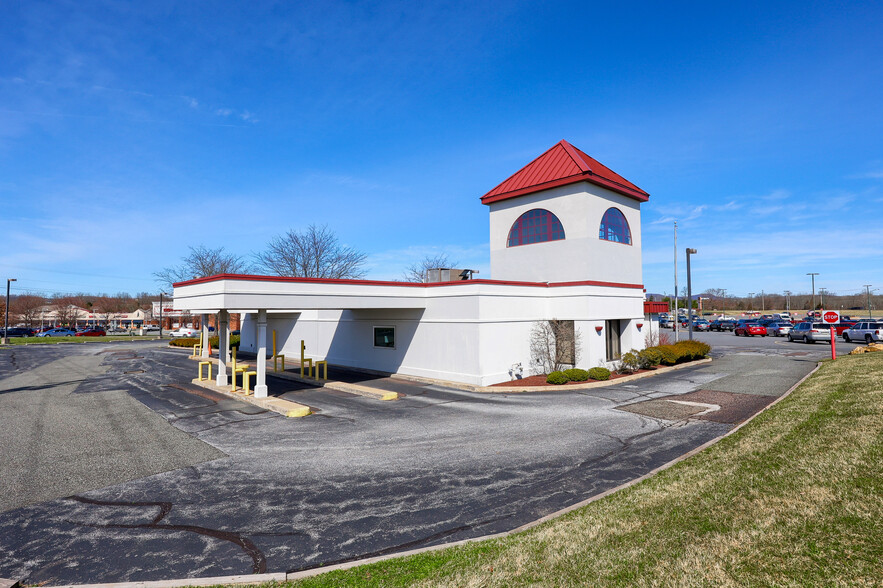 Primary Photo Of 1191 Benjamin Franklin Hwy, Douglassville Bank For Lease