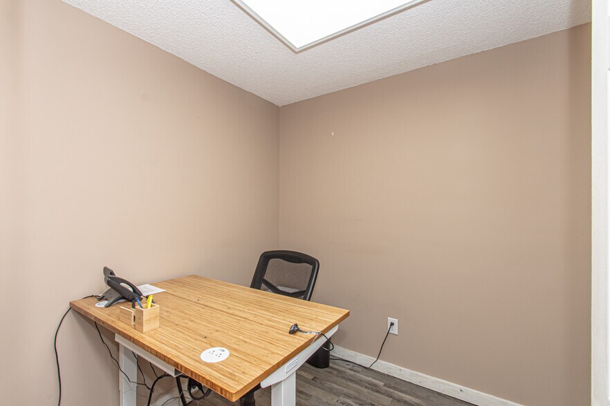 More Photos Of 1908 N Lakeman Dr, Bellbrook Storefront Retail Office For Sale