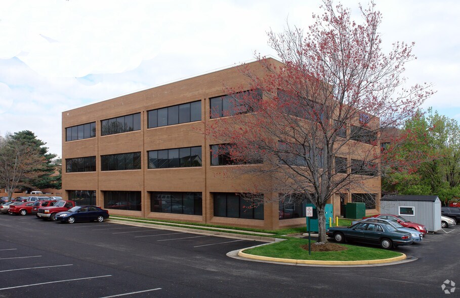 More Photos Of 2745 Hartland Rd, Falls Church Office For Sale