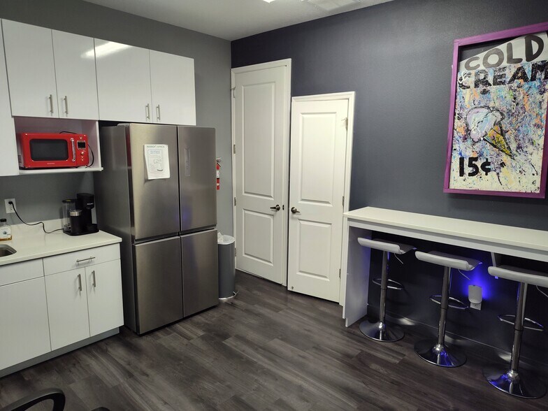 More Photos Of 2625 Stonewood Park Loop, Land O' Lakes Loft Creative Space For Lease