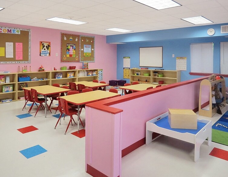 More Photos Of 83 Sugarland Run Dr, Sterling Daycare Center For Lease