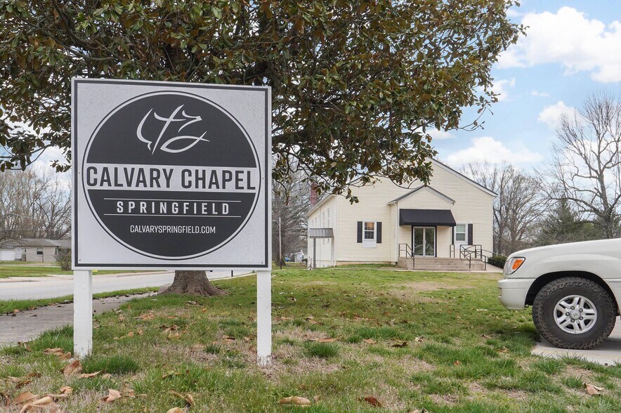 More Photos Of 2440 E Seminole St, Springfield Specialty For Sale