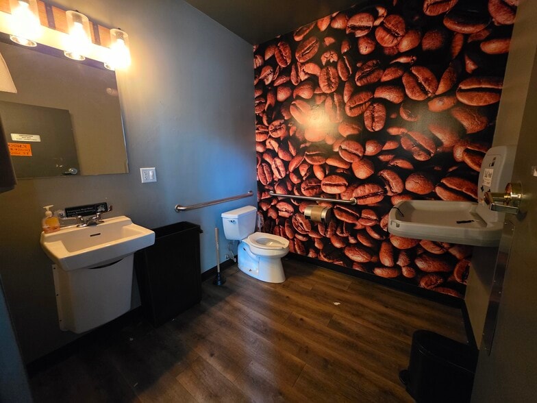 More Photos Of 60 Franklin St, Worcester Apartments For Lease