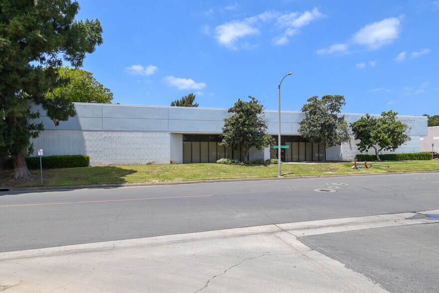 More Photos Of 709 Via Alondra, Camarillo Warehouse For Lease