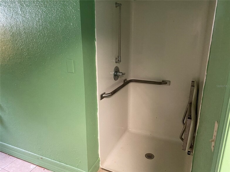 More Photos Of 207 N Scenic Hwy, Frostproof General Retail For Sale