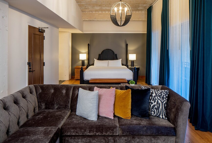 More Photos Of 1501 Washington Ave, Saint Louis Hotel For Sale