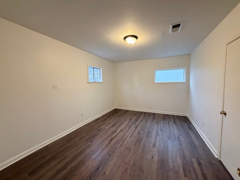 More Photos Of 3612 Park Ave, Memphis General Retail For Sale