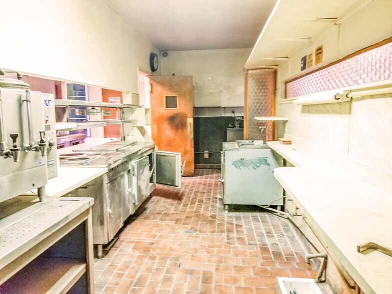 More Photos Of 2147-2159 N Texas St, Fairfield Restaurant For Lease