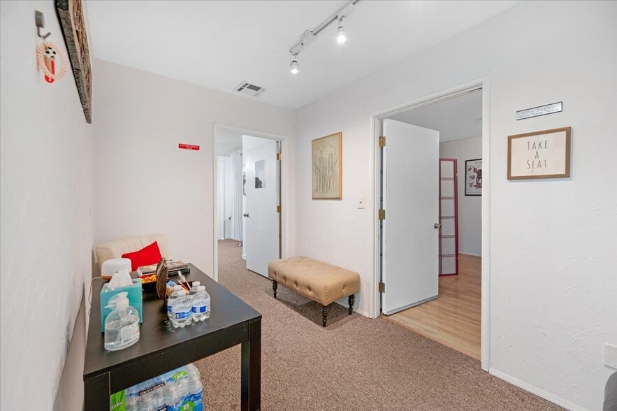 More Photos Of 339 W D St, Lemoore Storefront For Sale