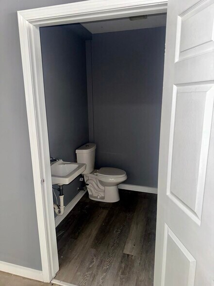 More Photos Of 1510 Highway 85 N, Fayetteville Unknown For Lease