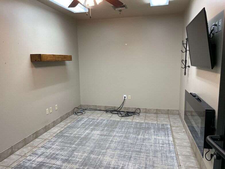 More Photos Of 800 E Main St, Russellville Office For Sale